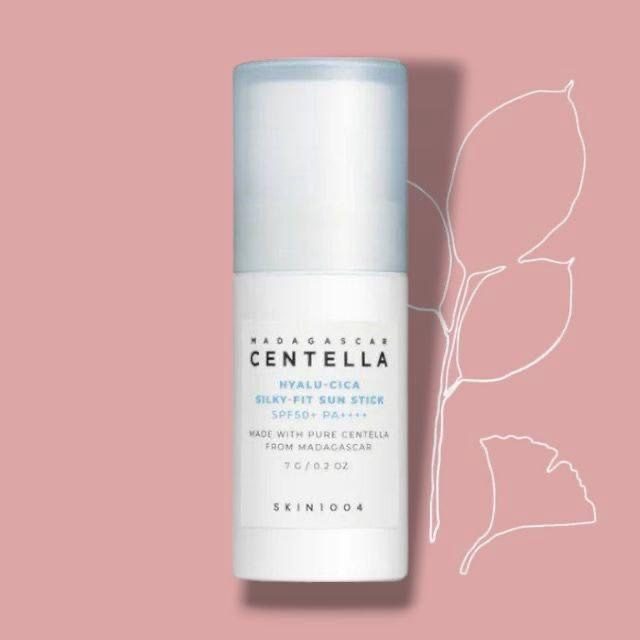 SKIN1004 Madagascar Centella Hyalu-Cica Silky-Fit Sun Stick واقي شمس ستك بخلاصة السينتيلا حجم صغير 2 SKIN1004 Madagascar Centella Hyalu-Cica Silky-Fit Sun Stick واقي شمس ستك بخلاصة السينتيلا حجم صغير